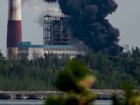 Крупный пожар на термоэлектростанции Антонио Гуитерас в Матансасе